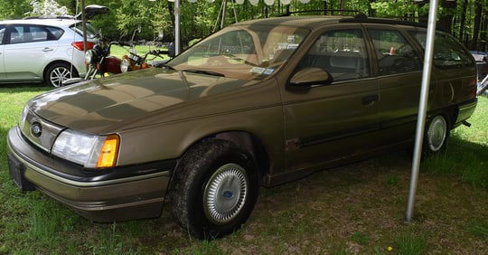 1988 FORD TAURUS STATION WAGON , 60,128 MILES