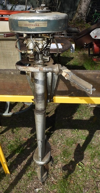VINTAGE EVINRUDE BOAT MOTOR, C. 1930/40 (1 of 5)