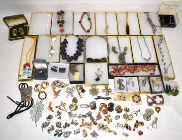 LG LOT ASST VINT COSTUME JEWELRY INCL STERLING & SIGNED