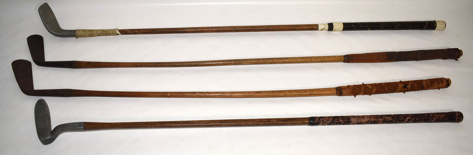 LOT (4) ASSORTED VINTAGE GOLF CLUBS, 19/20TH C. (1 of 6)
