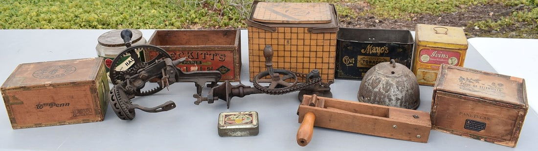 LOT ASSORTED COUNTRY SMALLS INCL. TOBACCO TINS (1 of 12)