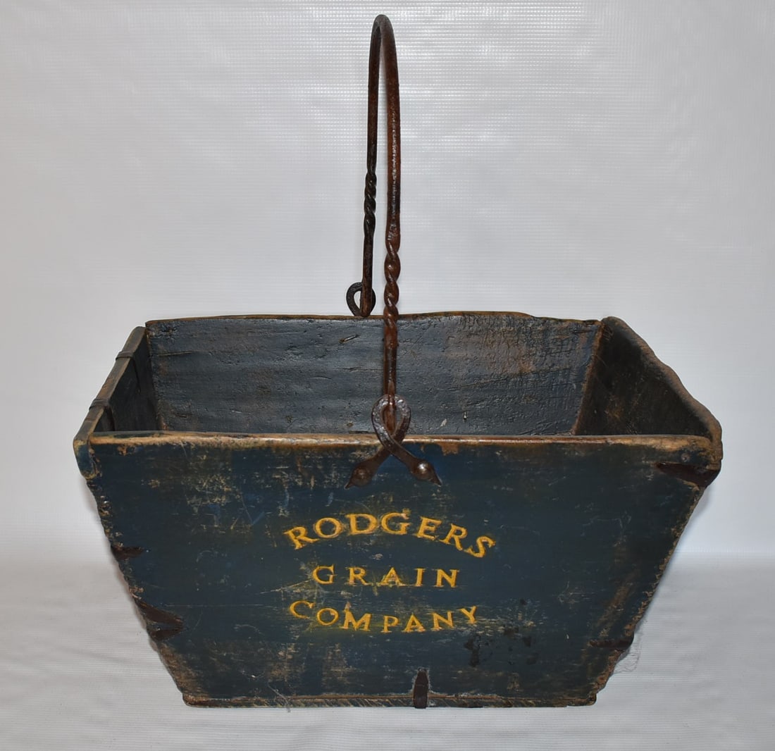 COUNTRY GREEN PAINTED PINE GRAIN BUCKET, 19TH C. (1 of 8)