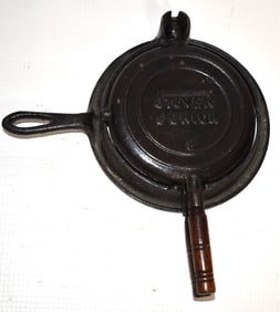 STOVER CAST IRON WAFFLE MAKER SALESMAN SAMPLE OR CHILDS