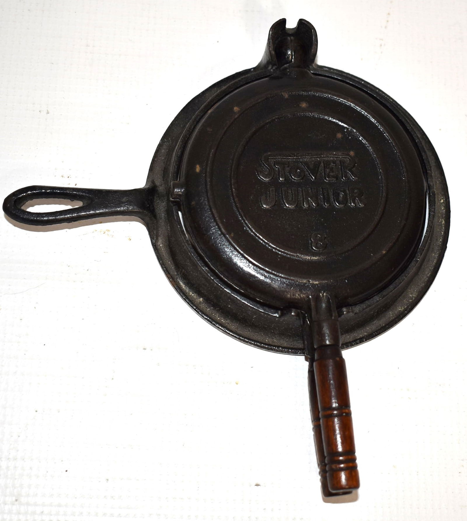 STOVER CAST IRON WAFFLE MAKER SALESMAN SAMPLE OR CHILDS (1 of 5)
