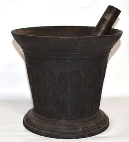 LARGE VICTORIAN CAST IRON MORTAR & PESTLE, 19TH C.