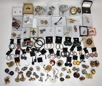 LOT ASST VINTAGE COSTUME JEWELRY INCL STERLING & SIGNED