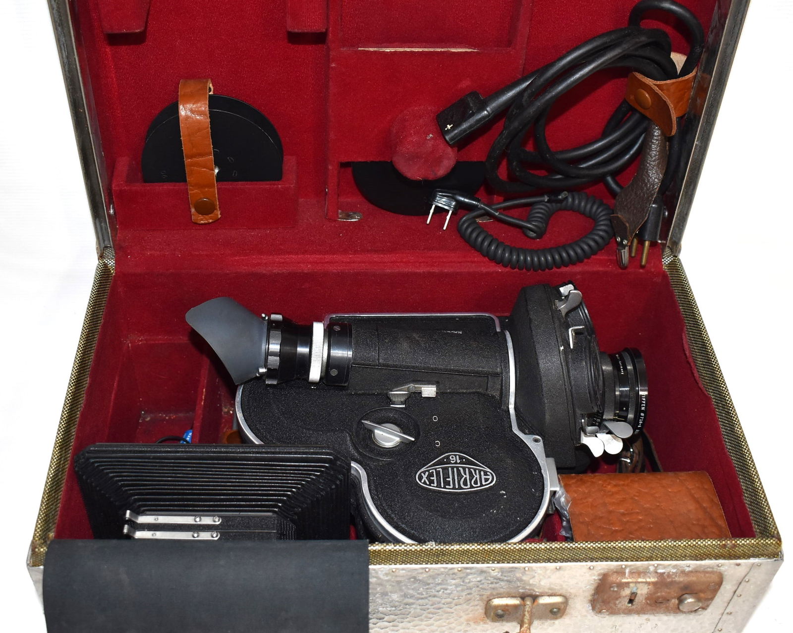 ARRIFLEX 16MM MOVIE PROJECTOR W/ASST. ATTACHMENTS/CASE (1 of 15)