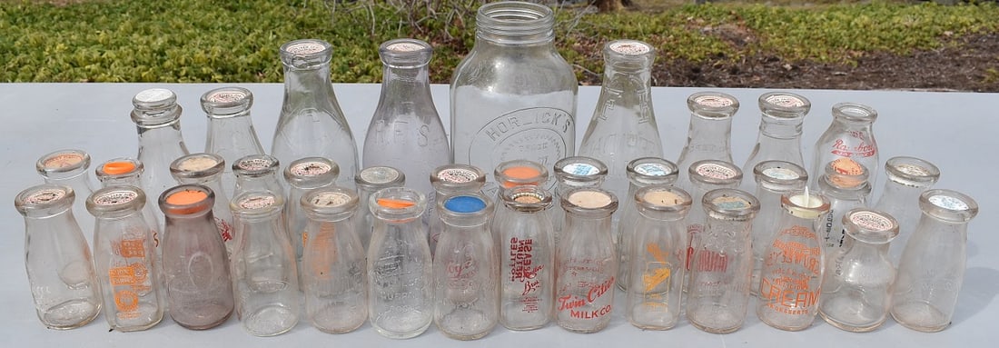 LARGE LOT ASSORTED ADVERTISING MILK BOTTLES, 19/20TH C. (1 of 18)