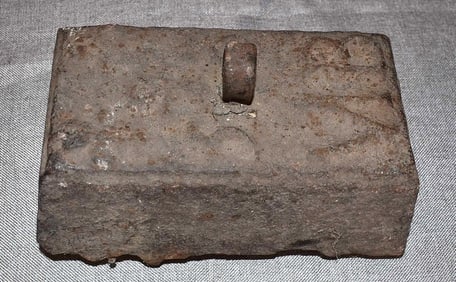 EARLY CAST PIG IRON HORSE WEIGHT 17/18TH C SIGNED VIB