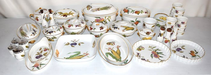 ROYAL WORCESTER "EVESHAM" PORCELAIN SERVING PIECES