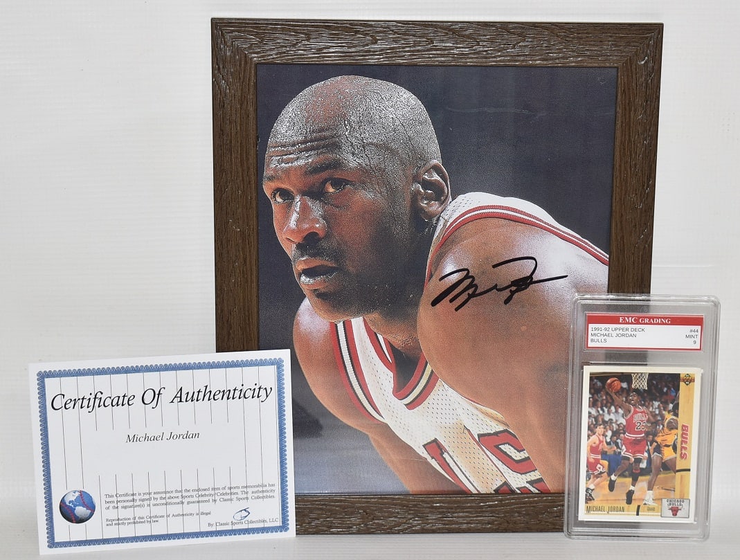 2 MICHAEL JORDAN AUTOGRAPHED PHOTO W/COA & GRADED CARD (1 of 6)