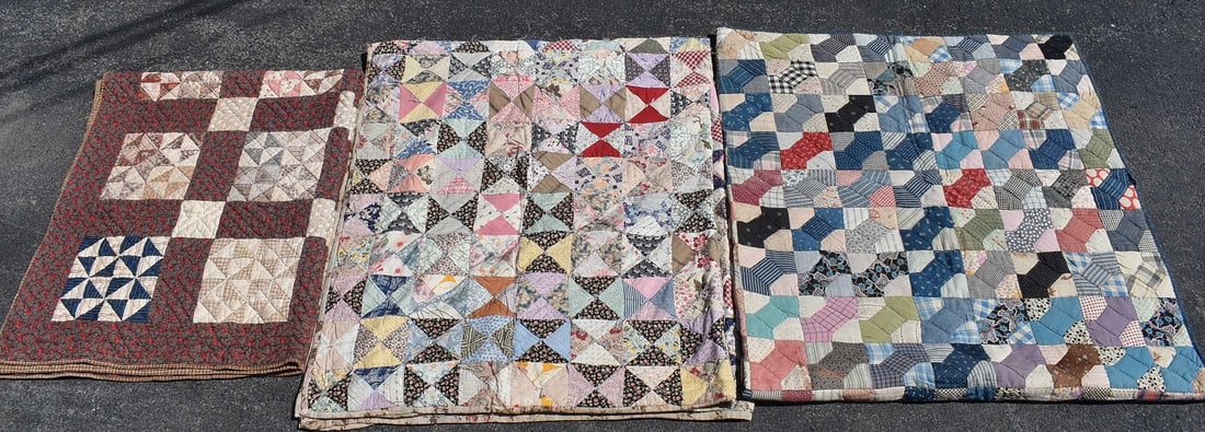 LOT (3) COUNTRY QUILTS, 19/20TH C. (1 of 10)
