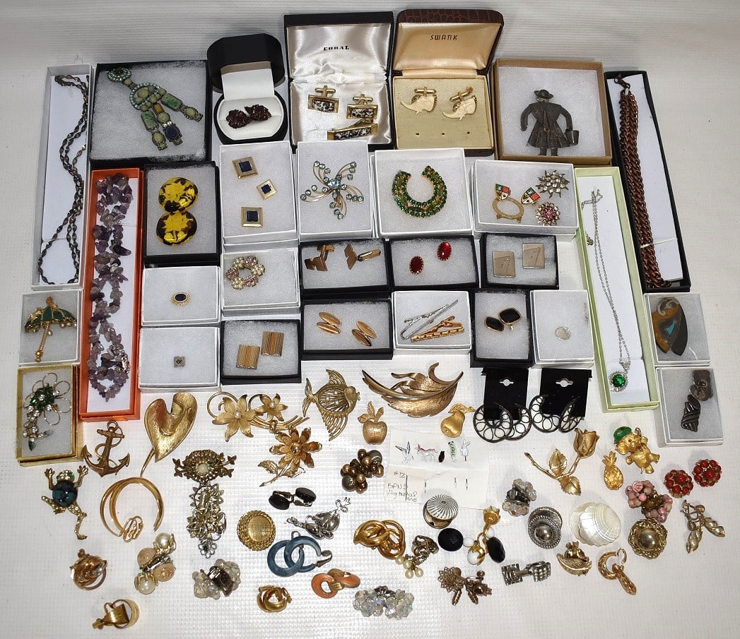 LG LOT ASST VINT COSTUME JEWELRY INCL STERLING & SIGNED (1 of 13)