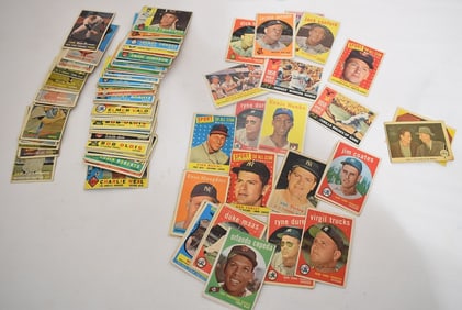 LOT ASSORTED VARIOUS YEAR BASEBALL CARDS, C. 1950'S