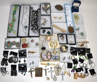 LG LOT ASST VINT COSTUME JEWELRY INCL STERLING & SIGNED
