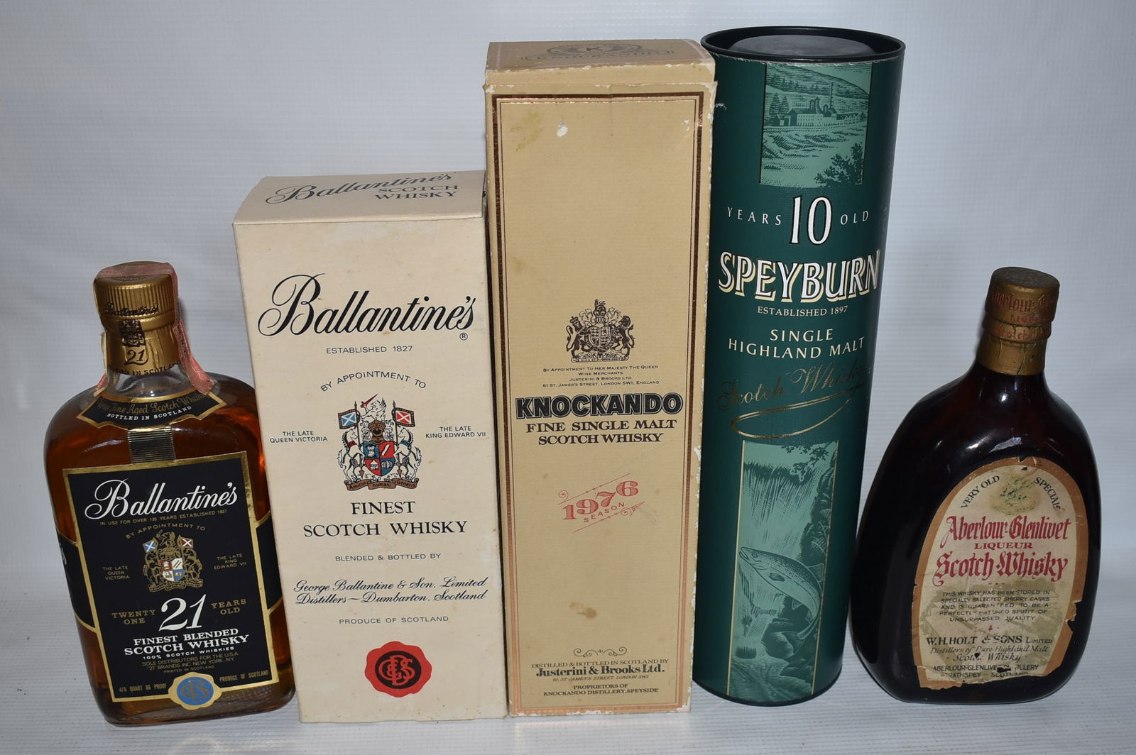 LOT (5) ASSORTED COLLECTABLE SCOTCH/WHISKEY BOTTLES (1 of 7)