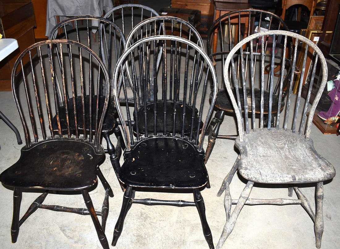 LOT (7) EARLY WINDSOR SIDE/HOOP CHAIRS, 18TH C. (1 of 8)