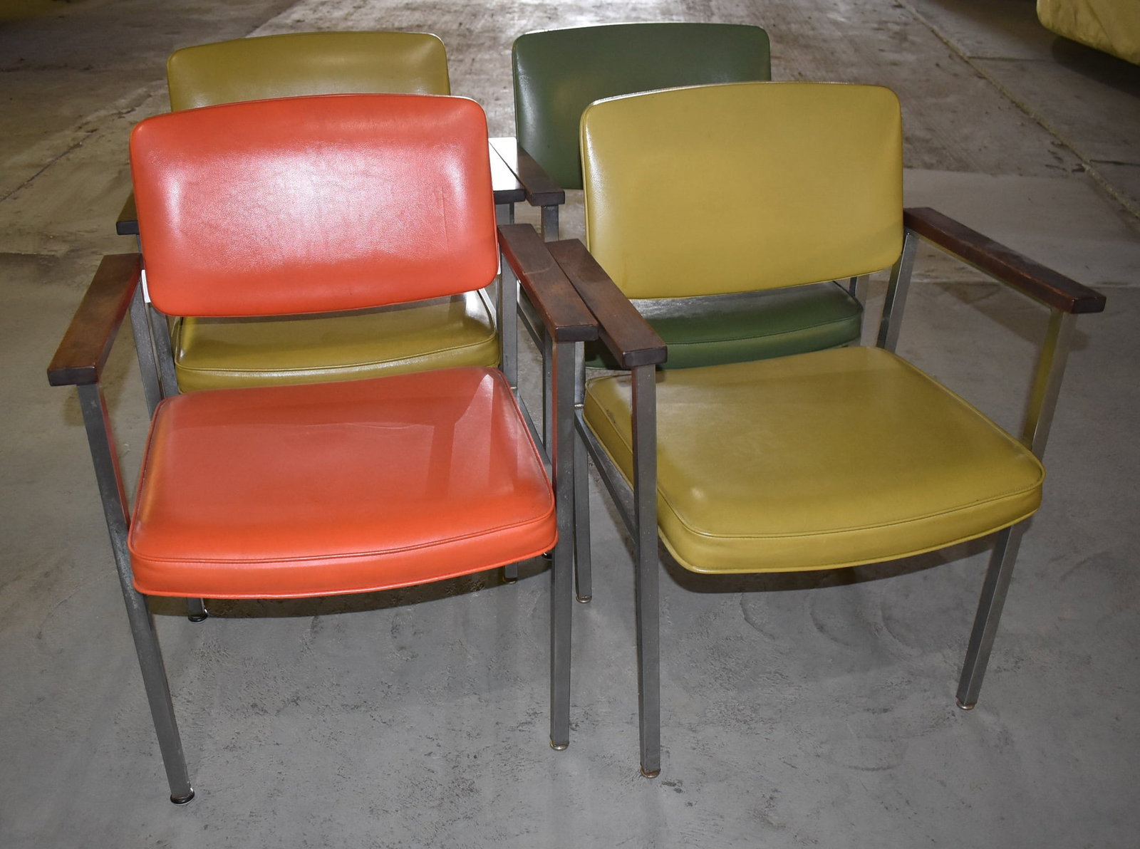 (4) MID CENTURY MODERN COSCO BUSINESS FURNITURE/CHAIRS: SET (4) MID CENTURY MODERN COSCO BUSINESS FURNITURE/CHAIRS, C. 1970