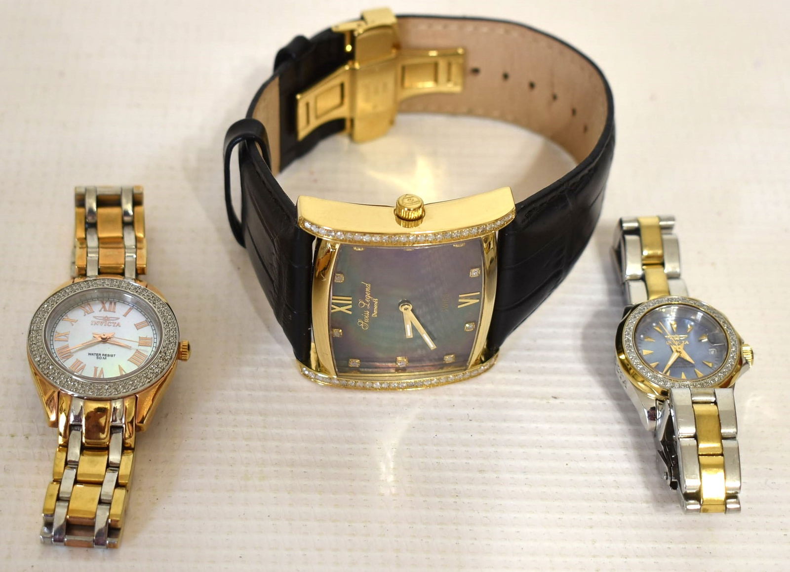 LOT (3) CONTEMPORARY WATCHES INCL. INVICTA: LOT (3) CONTEMPORARY WATCHES INCL. INVICTA