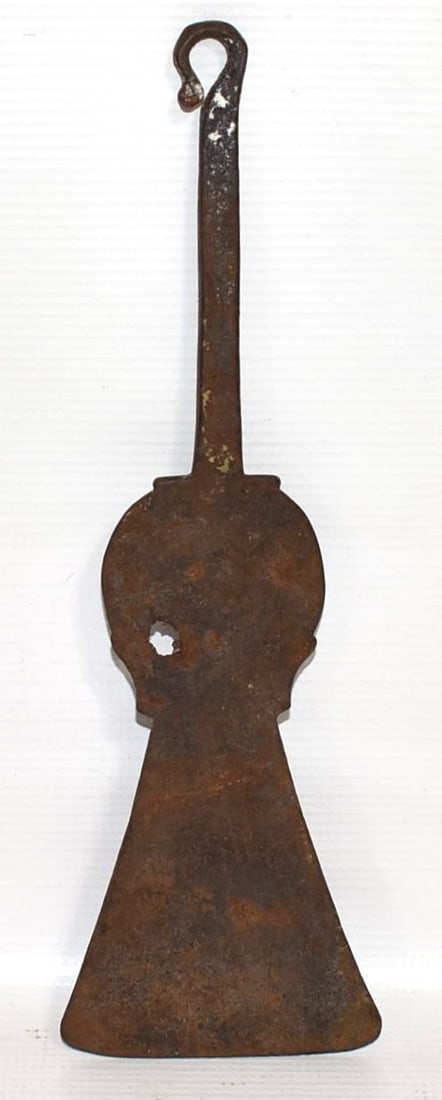 EARLY WROUGHT IRON PEEL W/GUNSHOT HOLE, 19TH C.: EARLY WROUGHT IRON PEEL W/GUNSHOT HOLE, 19TH C., L. 11 1/2"