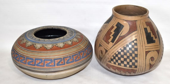 LOT (2) SOUTHWEST AMERICAN INDIAN POTTERY VESSELS