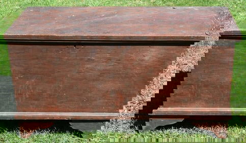 COUNTRY PAINTED PINE BLANKET BOX, 18/19TH C.