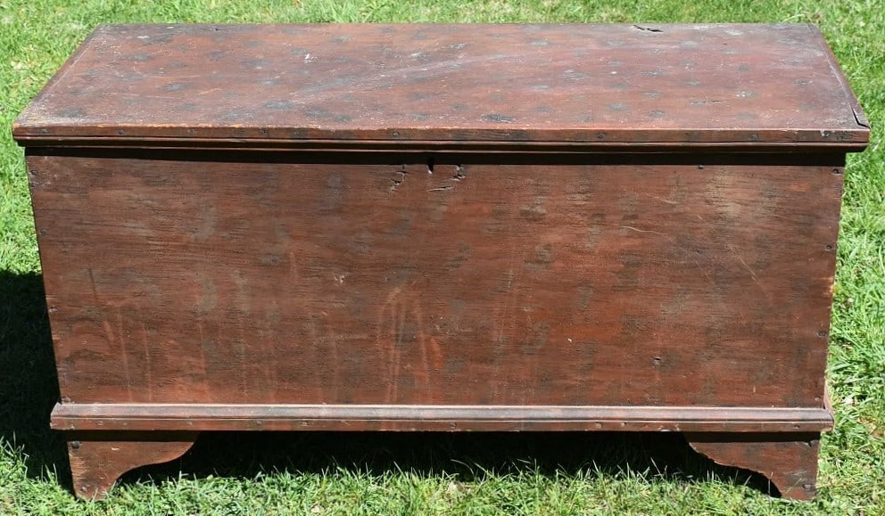 COUNTRY PAINTED PINE BLANKET BOX, 18/19TH C. (1 of 7)