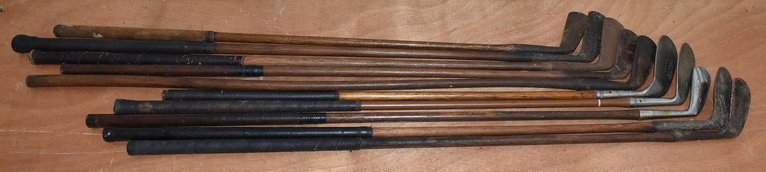 LOT (10) VINTAGE WOOD SHAFT GOLF CLUBS, C. 1930: LOT (10) VINTAGE WOOD SHAFT GOLF CLUBS, C. 1930
