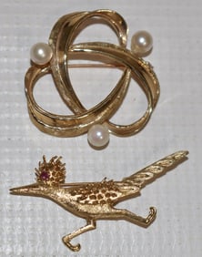 (2) DECO 14KT YELLOW GOLD BROOCHES, 20TH C., W. 7.5 DWT