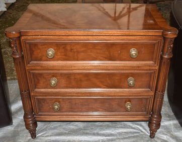 KARGES MAHOGANY 3 DRAWER DRESSER, 20TH C.