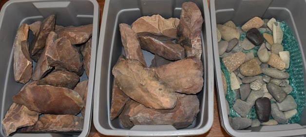 (3) TUBS ASSORTED RAW FLINT (SOME WORKED)