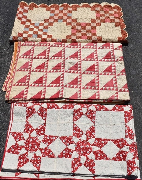 LOT (3) COUNTRY QUILTS, 19/20TH C. (1 of 11)