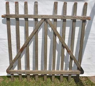 COUNTRY PAINTED PINE FENCE GATE, H. 36", W. 35"