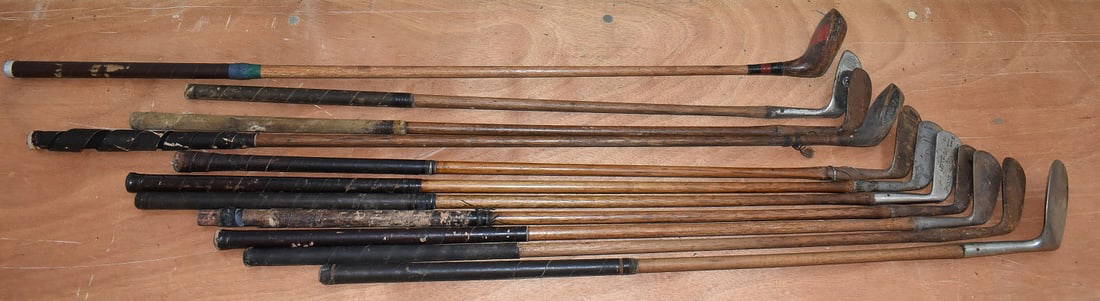 LOT (11) VINTAGE WOOD SHAFT GOLF CLUBS, C. 1930: LOT (11) VINTAGE WOOD SHAFT GOLF CLUBS, C. 1930
