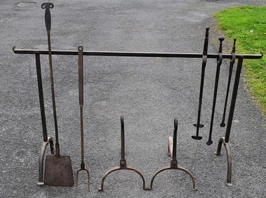 LOT ASSORTED WROUGHT IRON FIREPLACE TOOLS, 18/19TH C.