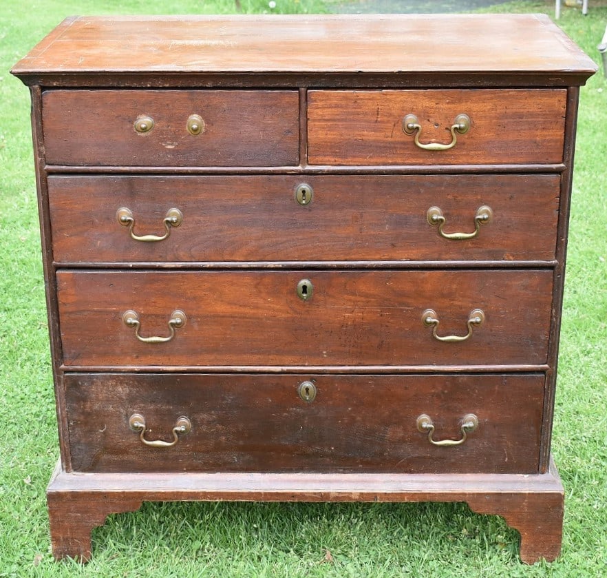 CHIPPENDALE MAHOGANY 2/3 CHEST OF DRAWERS, 18TH C.: CHIPPENDALE MAHOGANY 2/3 CHEST OF DRAWERS, 18TH C., H. 36" W. 36" D. 20"