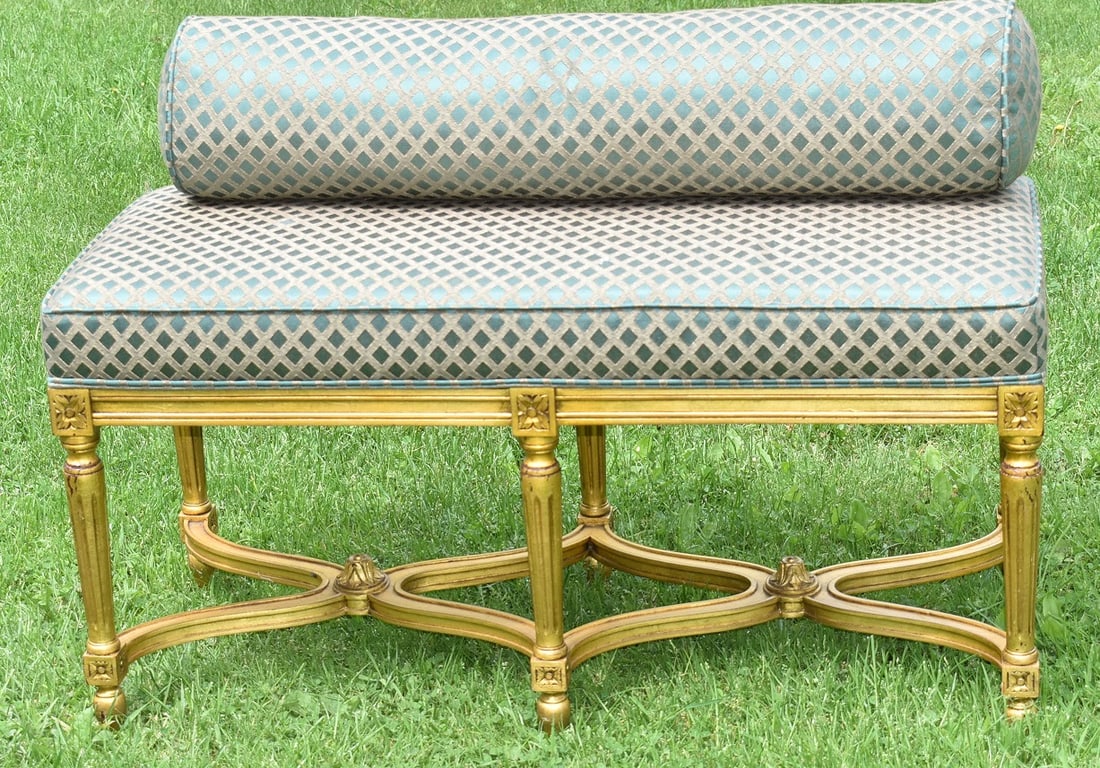 FRENCH GILT WOOD FOOT OF THE BED BENCH, 20TH C.: FRENCH GILT WOOD FOOT OF THE BED BENCH, 20TH C., H. 20" W. 39" D. 16 1/2"
