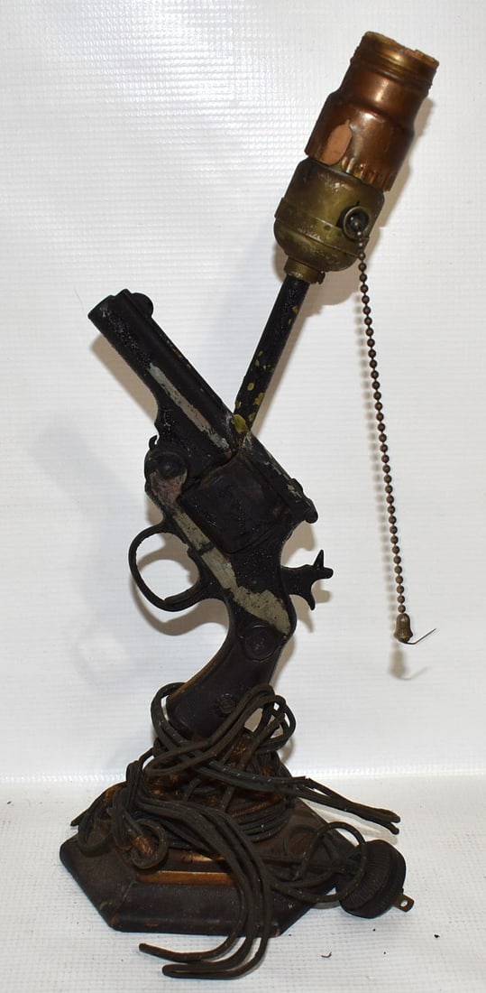 VINTAGE OBSOLETE HANDGUN DESK LAMP (NON FUNCTIONING): VINTAGE OBSOLETE HANDGUN DESK LAMP (NON FUNCTIONING ANTIQUE) C. 1920, H. 15"