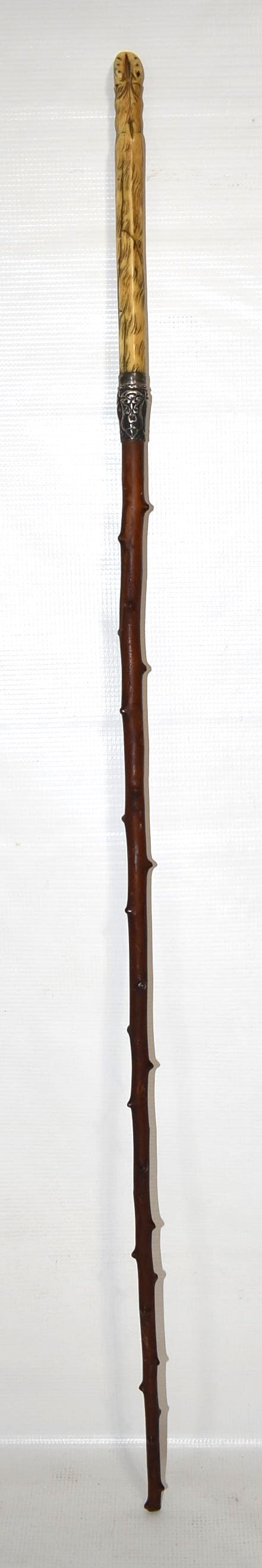 VICTORIAN LADIES CARVED HOOF WALKING STICK, 19TH C.: VICTORIAN LADIES CARVED HOOF WALKING STICK, 19TH C., L. 37"