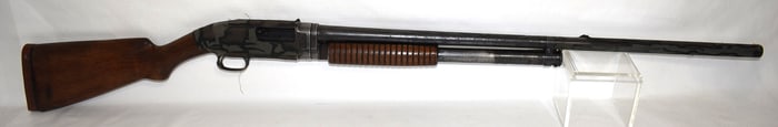 VINTAGE WINCHESTER MODEL 12 SLIDE ACTION 12 GA. SHOTGUN