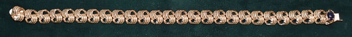 CONTEMPORARY 14KT YELLOW GOLD BRACELET, W. 10.1 DWT