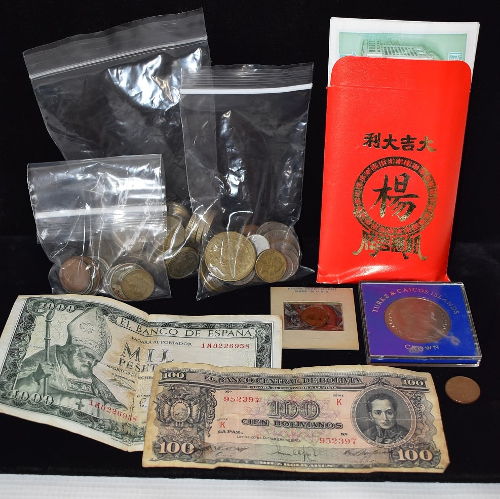 LOT FOREIGN ESTATE COIN/CURRENCY INCL. HONG KONG PAPER (1 of 20)