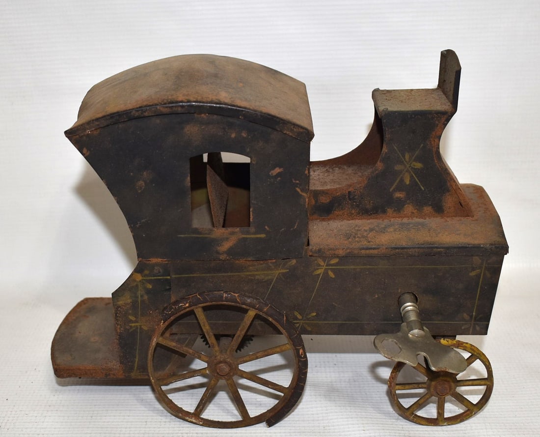 ENGLISH/GERMAN CONVERSE PAINTED TIN PLATE KEY WIND CAB (1 of 6)