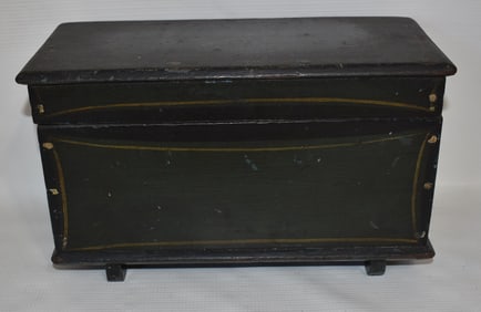 FOLK ART PAINTED PINE DOCUMENT BOX W/PIN STRIPING