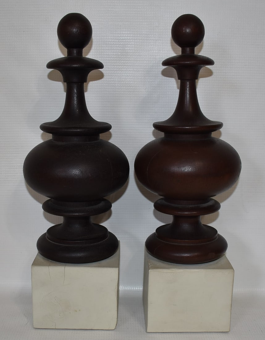 PAIR VICTORIAN BLACK WALNUT TURNED CAPITALS, 19TH C.: PAIR VICTORIAN BLACK WALNUT TURNED CAPITALS, 19TH C., W/BASE 14", W/O BASE 11"