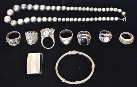 LOT ASSORTED STERLING INCL. RINGS, BRACELET, NECKLACE