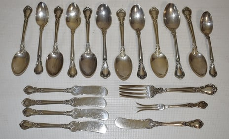 19 ASSORTED STERLING SPOONS, BUTTER KNIVES, W. 15.7 OZ.