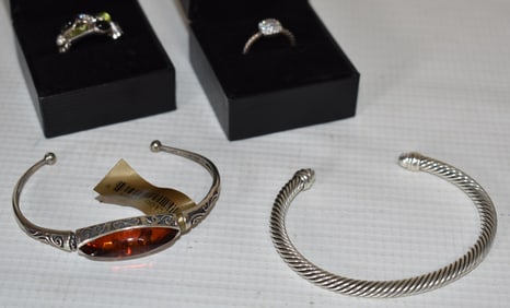 4 STERLING JEWELRY INCL. PERIDOT RING/AMBER BRACELET +