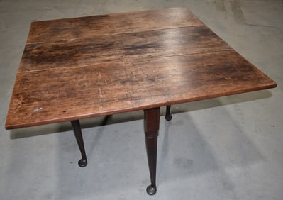 QUEEN ANNE BLACK WALNUT DROP LEAF TABLE W/PAD FEET