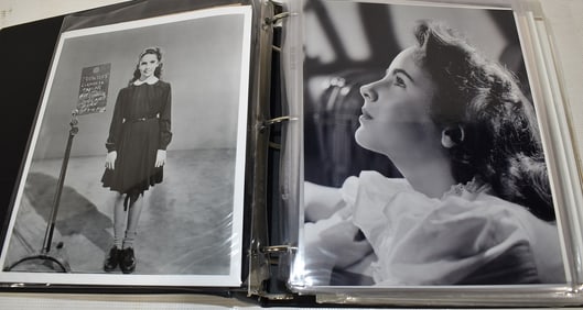 APPROX. 142 LIZ TAYLOR B & W/COLOR GLOSSY PHOTOGRAPHS